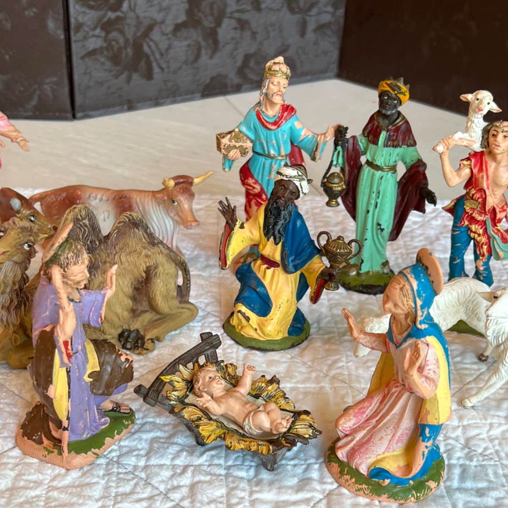 Vintage Hand Painted Depose Italy 15 Piece Nativity Set 1960s